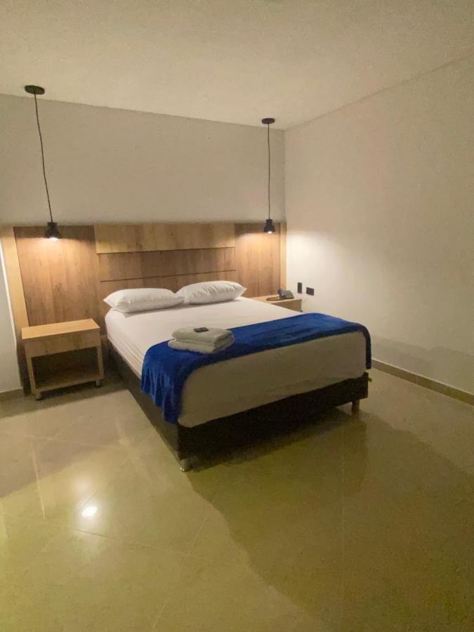 Hotel California City Μεντεγίν Εξωτερικό φωτογραφία