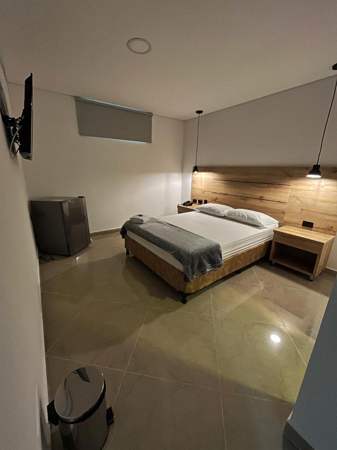 Hotel California City Μεντεγίν Εξωτερικό φωτογραφία