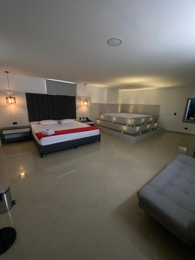 Hotel California City Μεντεγίν Εξωτερικό φωτογραφία