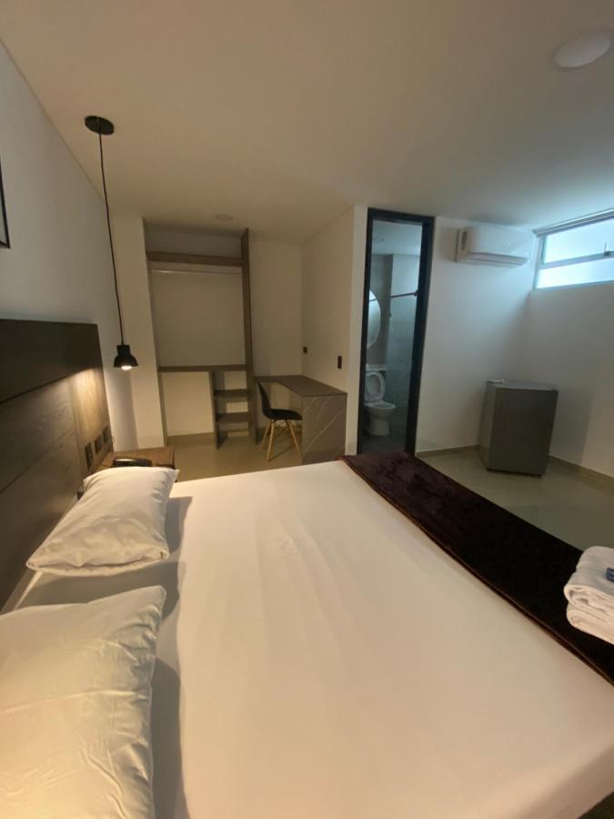 Hotel California City Μεντεγίν Εξωτερικό φωτογραφία