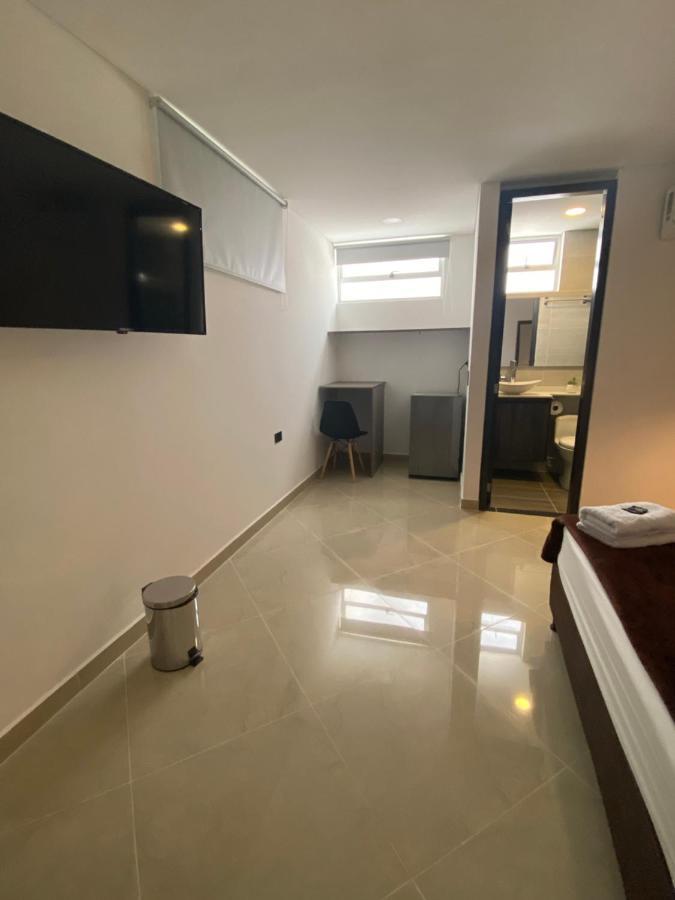 Hotel California City Μεντεγίν Εξωτερικό φωτογραφία