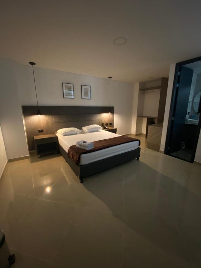 Hotel California City Μεντεγίν Εξωτερικό φωτογραφία