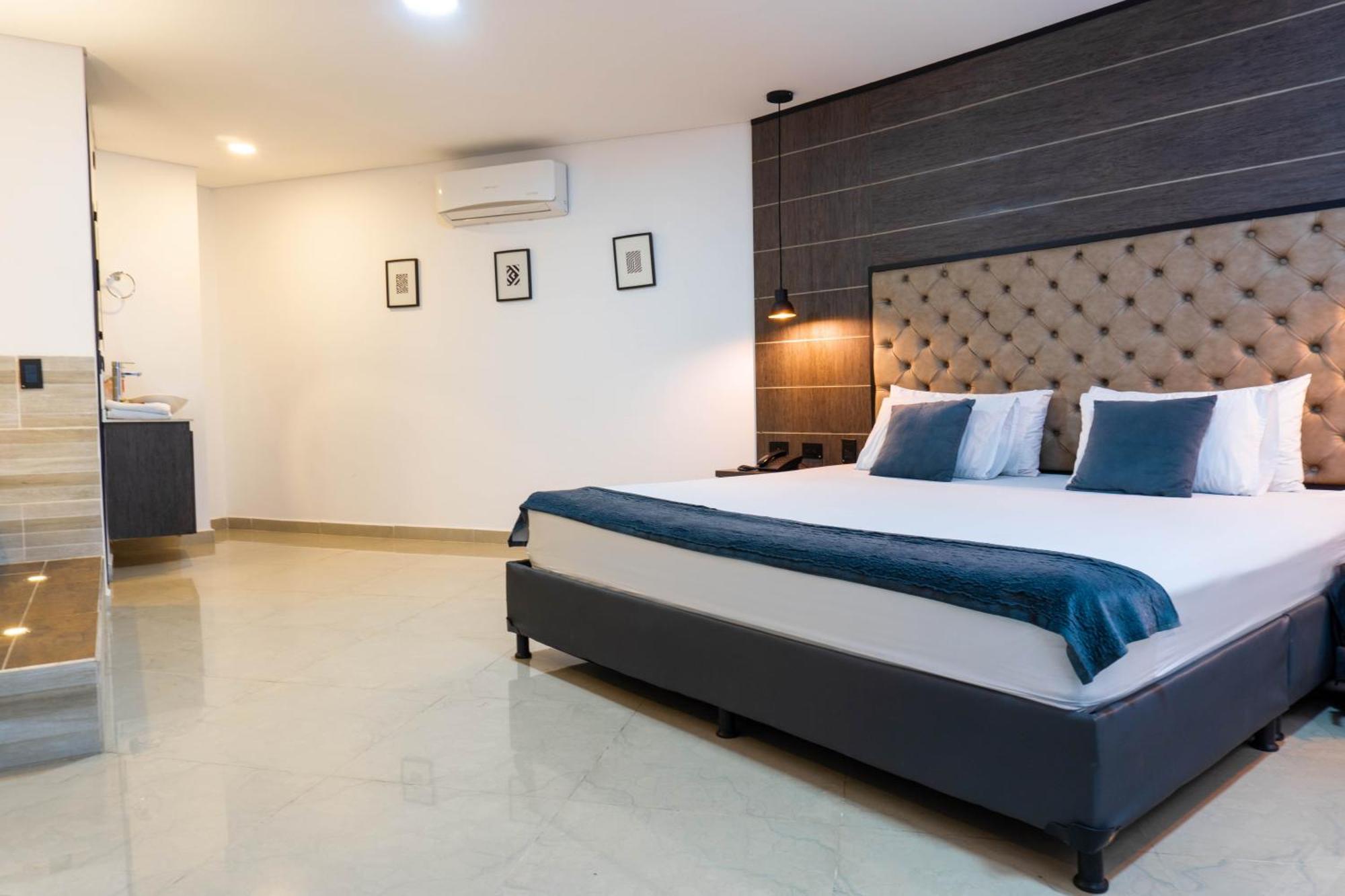 Hotel California City Μεντεγίν Εξωτερικό φωτογραφία