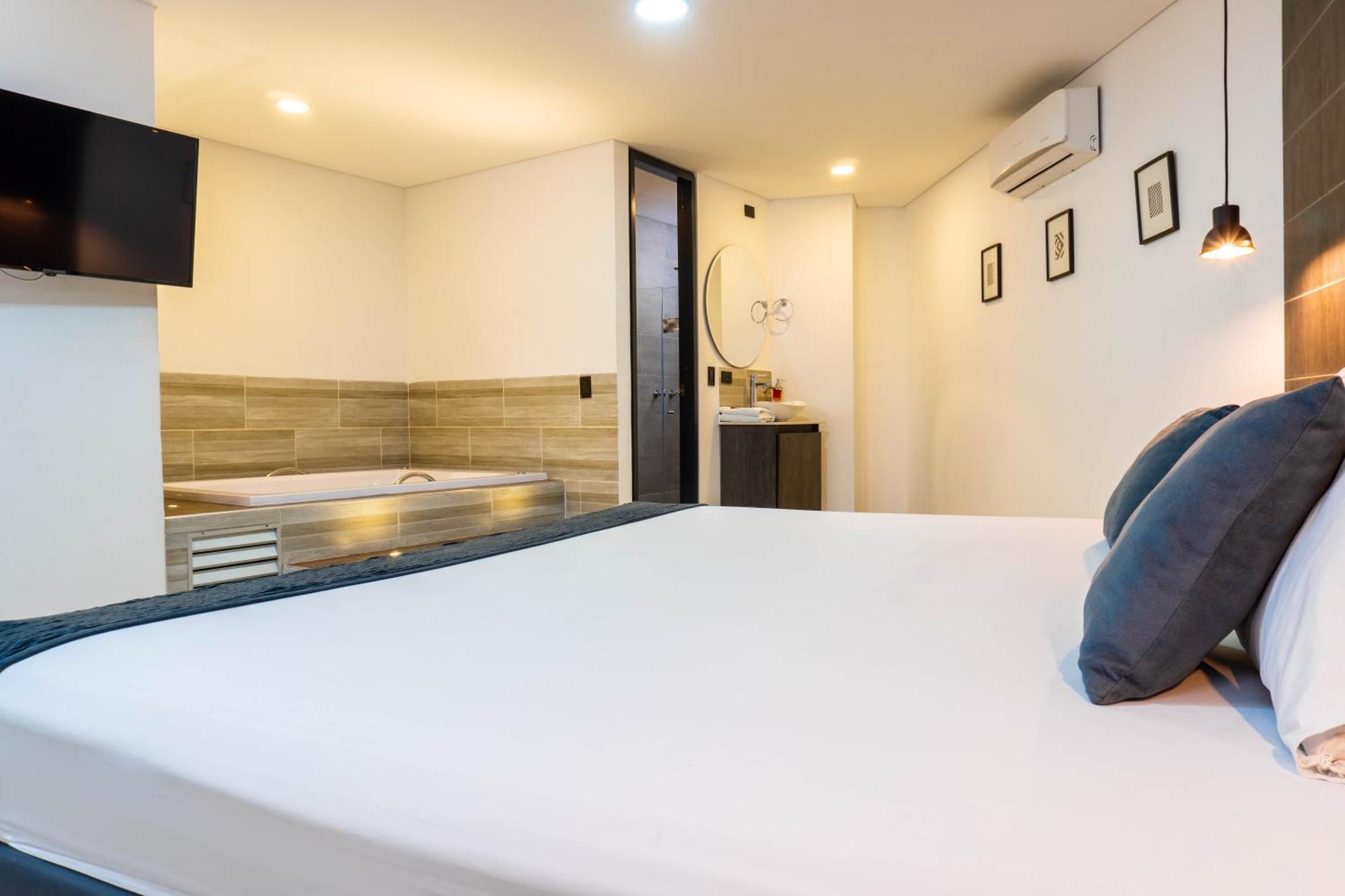 Hotel California City Μεντεγίν Εξωτερικό φωτογραφία