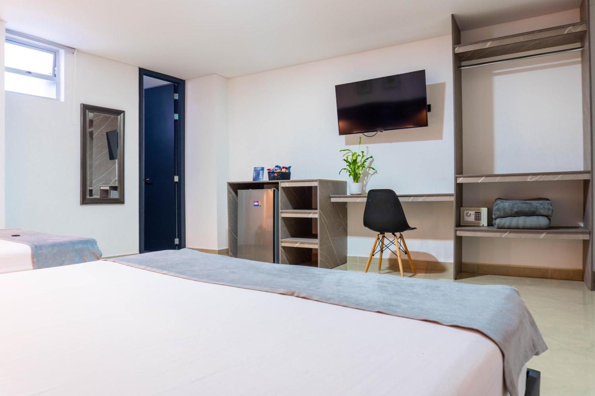 Hotel California City Μεντεγίν Εξωτερικό φωτογραφία