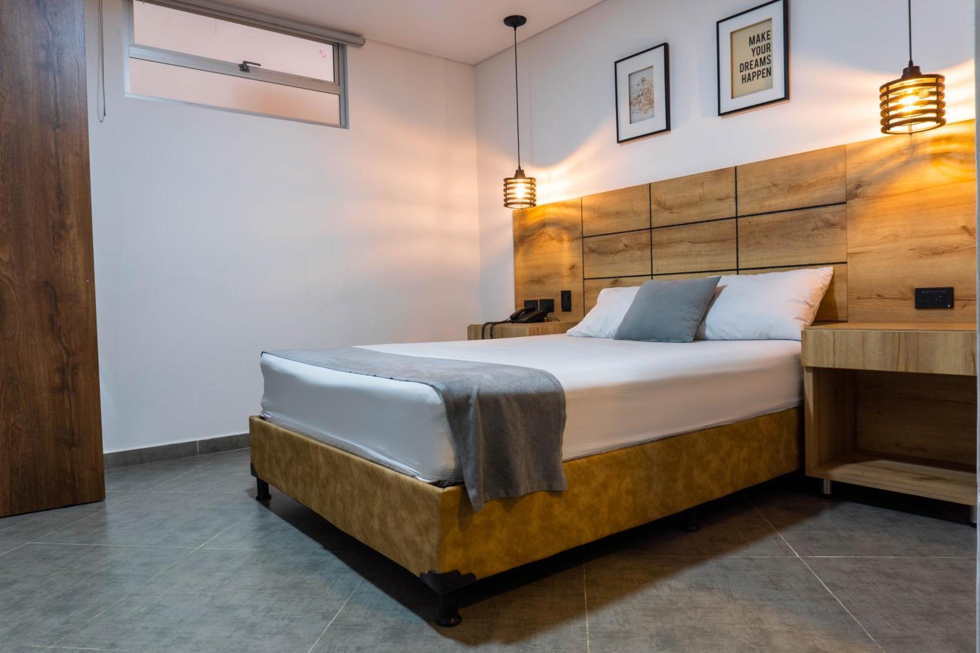 Hotel California City Μεντεγίν Εξωτερικό φωτογραφία