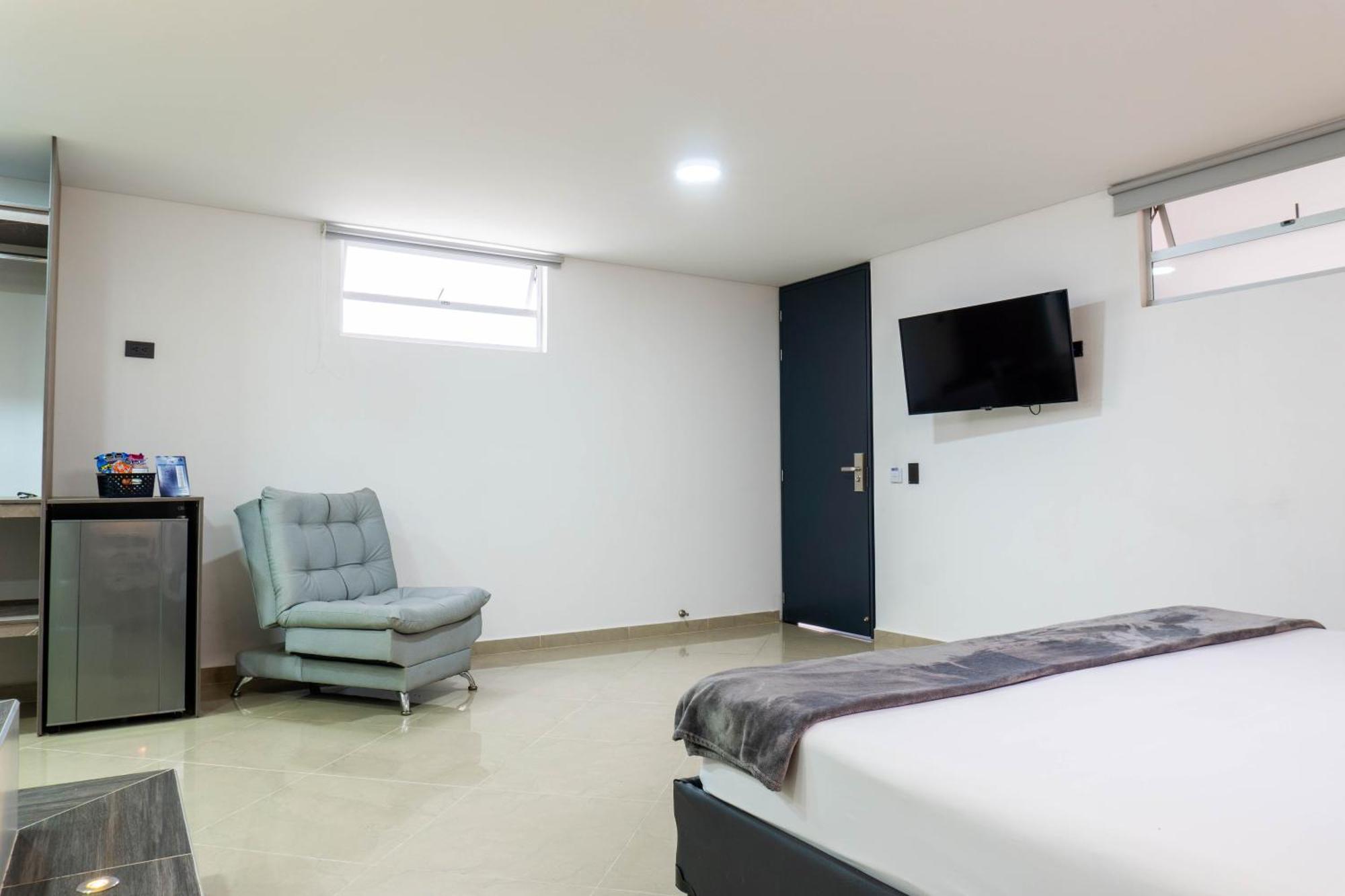 Hotel California City Μεντεγίν Εξωτερικό φωτογραφία